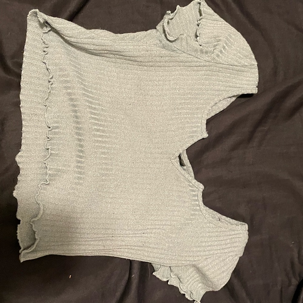 size s little v crop